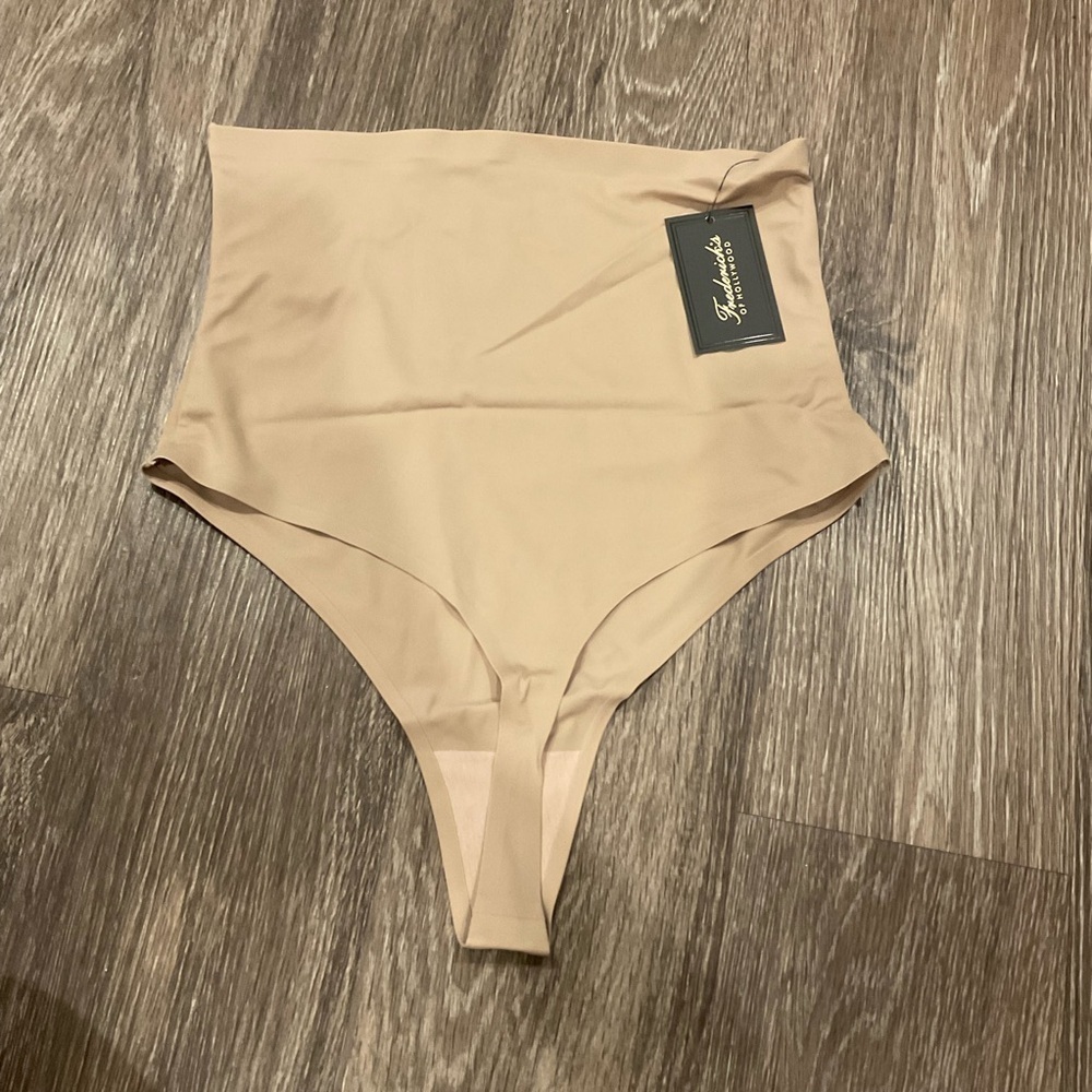 Frederick’s of Hollywood Shaping Underwear Nude NWT‎